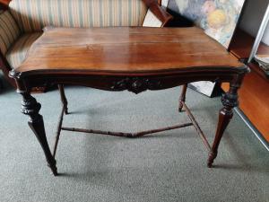 Lombard center desk